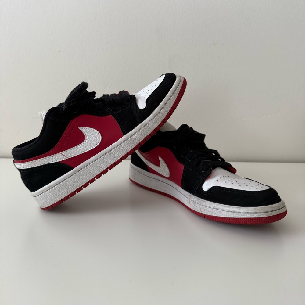 AIR JORDAN 1 LOW GYM RED BLACK WOMENS